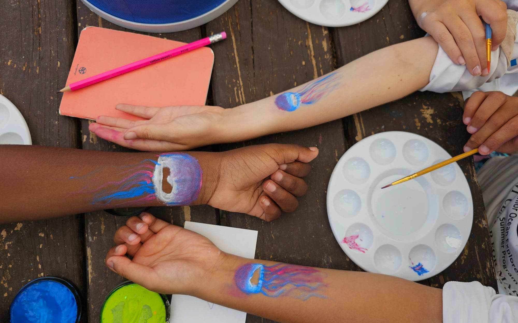 JOE students painting jellyfish