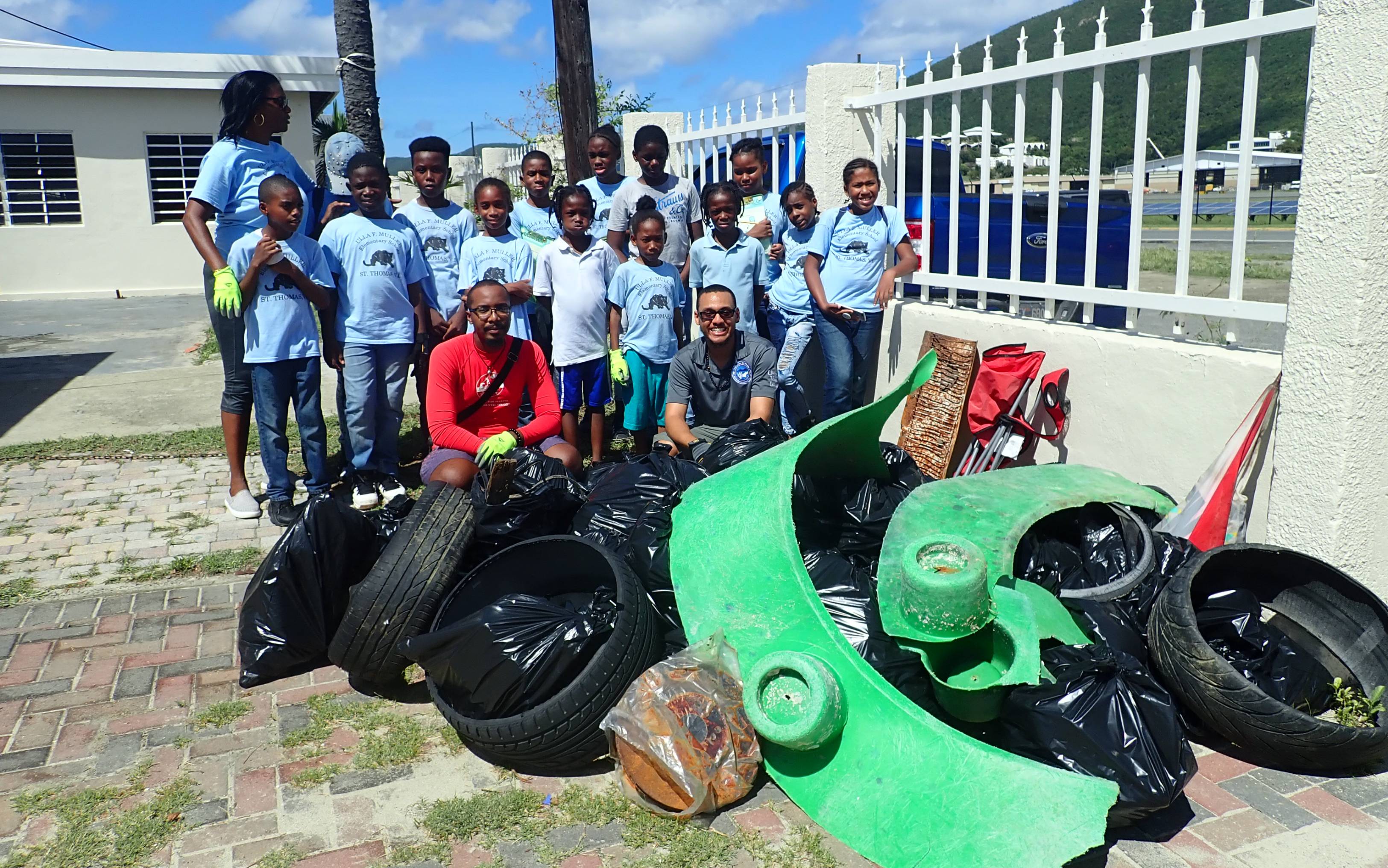 Volunteers at a Coastweeks cleanup