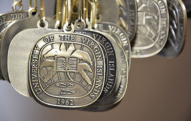 Image of UVI medallion given to new students at convocation ceremonies.